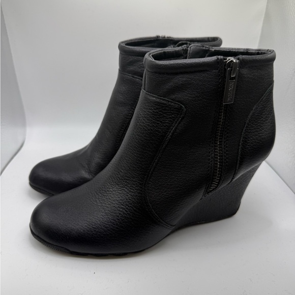 Kenneth Cole Reaction Shoes - Kenneth Cole Tell Lily Pad Black Ankle Boots